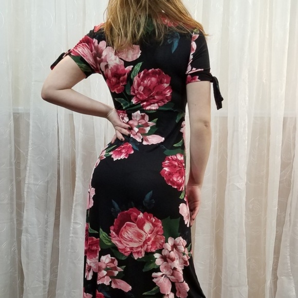 CLEARANCE FINAL PRICE Stunning Deep V Neck Floral Dress - Picture 5 of 8